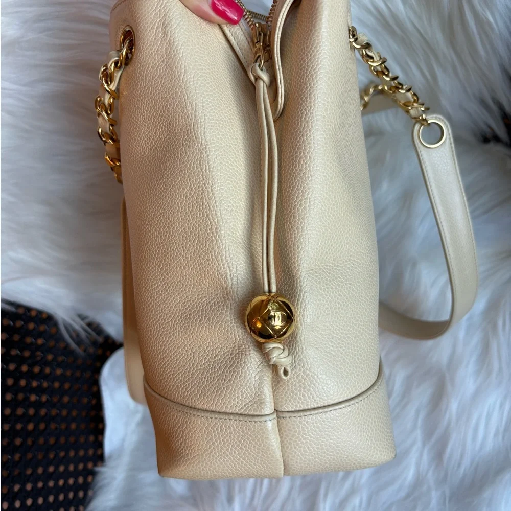 AUTHENTIC CHANEL beige caviar 24k gold vintage executive tote